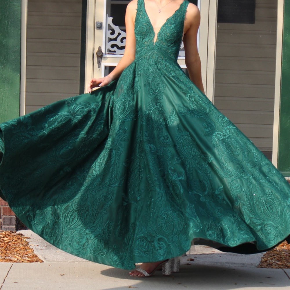 Dark green Mori Lee prom dress A-line w/pockets